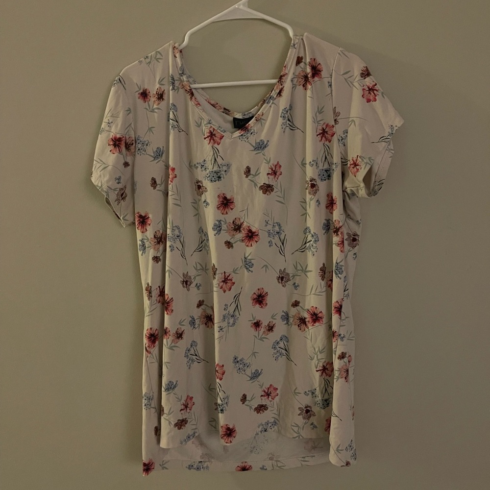Rue 21+ floral tee size 2XL